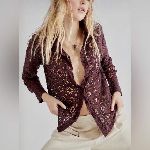 Free People Tops - Free People NWOT Yesenia eyelet shaket in brown ONLY, size large